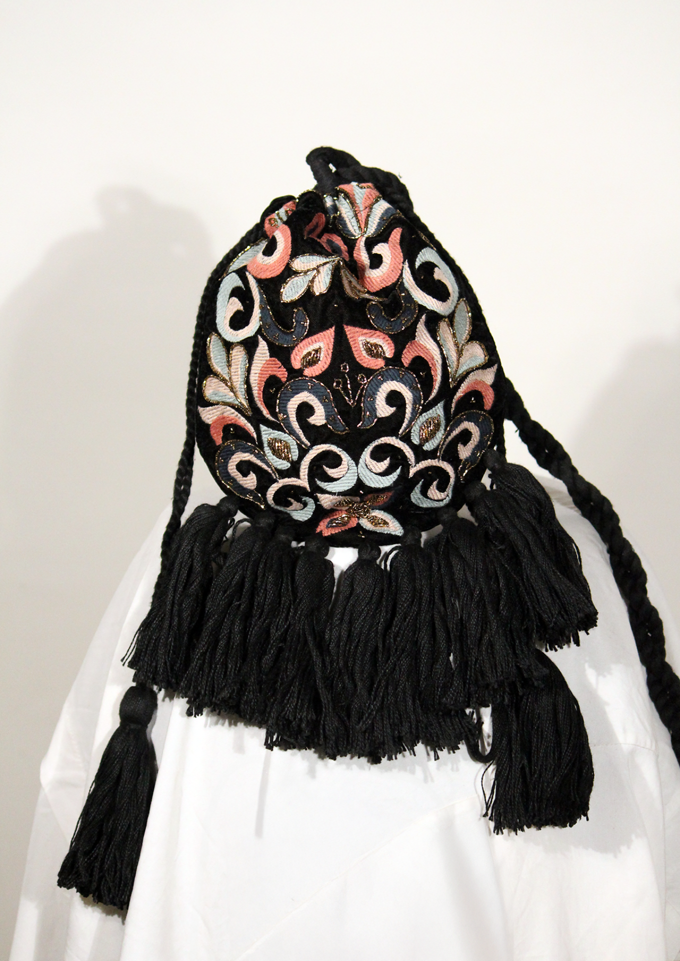 vista emboidered potli bag