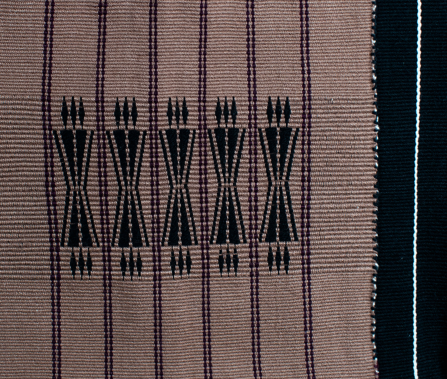 kohima throw - Pusaaka