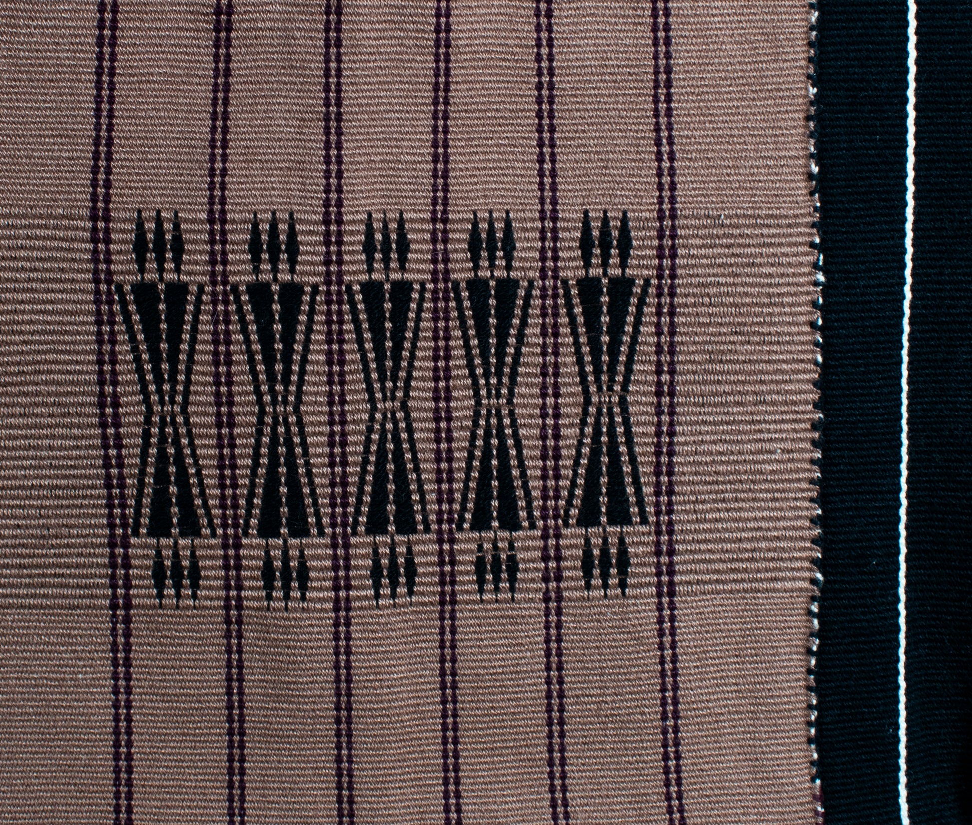kohima throw - Pusaaka